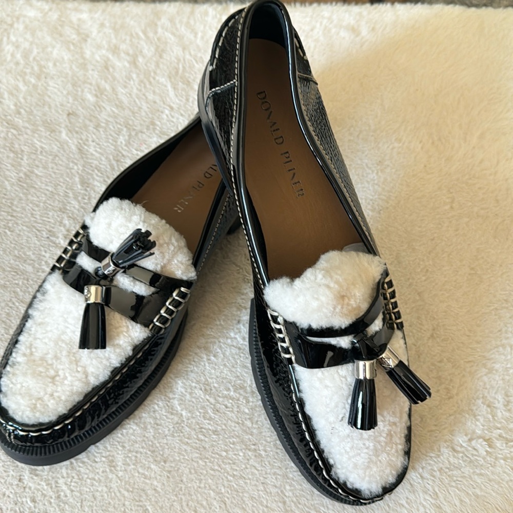 Donald Pliner super cute brand new slip on shoes